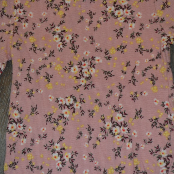 Old Navy - Pink Thermal with Flowers - Picture 3 of 6